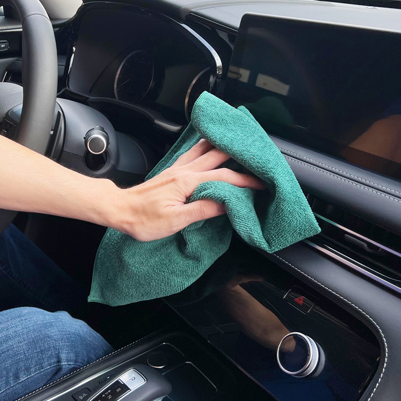 Detailing bay in Hollywood, Florida